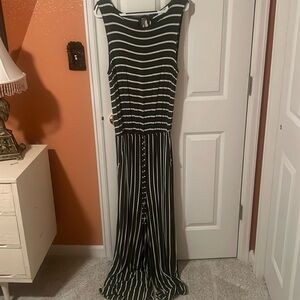 Green and white jumpsuit- XL extra comfortable- with pockets!
